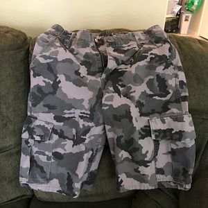 Men’s camo Levi’s shorts(lightly worn, 30 waist)